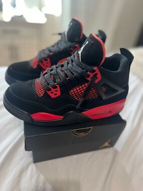 Air Jordan 4 Retro Red Thunder Sneakers